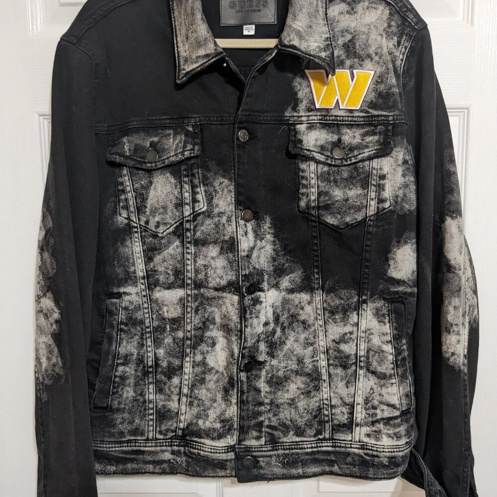 Guess Washington Commanders Redskins Black Distressed Denim Jacket Men's XL